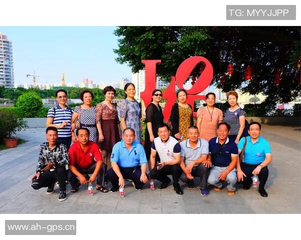 十月庆生，岁月如歌，热爱生活的每一天依然闪耀光芒